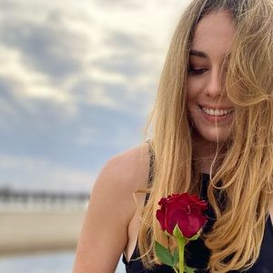 Meet your Posher, Whitney